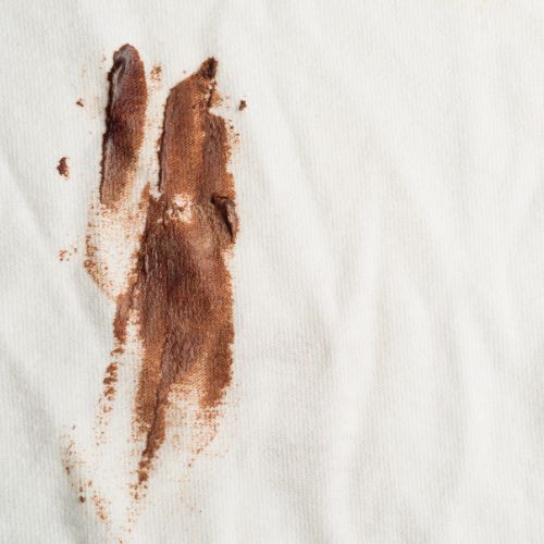 Comment Enlever Efficacement une Tache de Chocolat ?